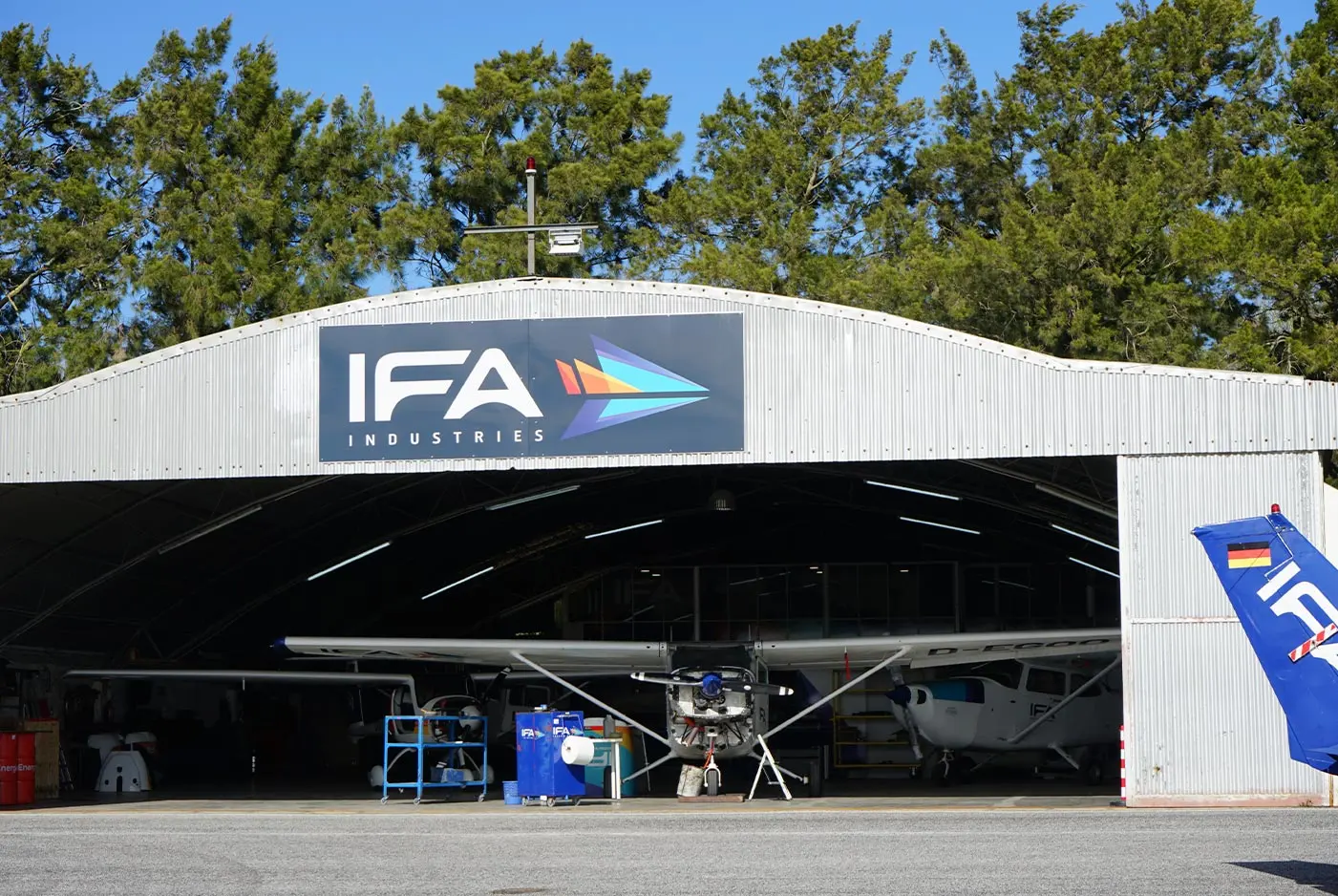 About Us 13 hangar in lisbon airport