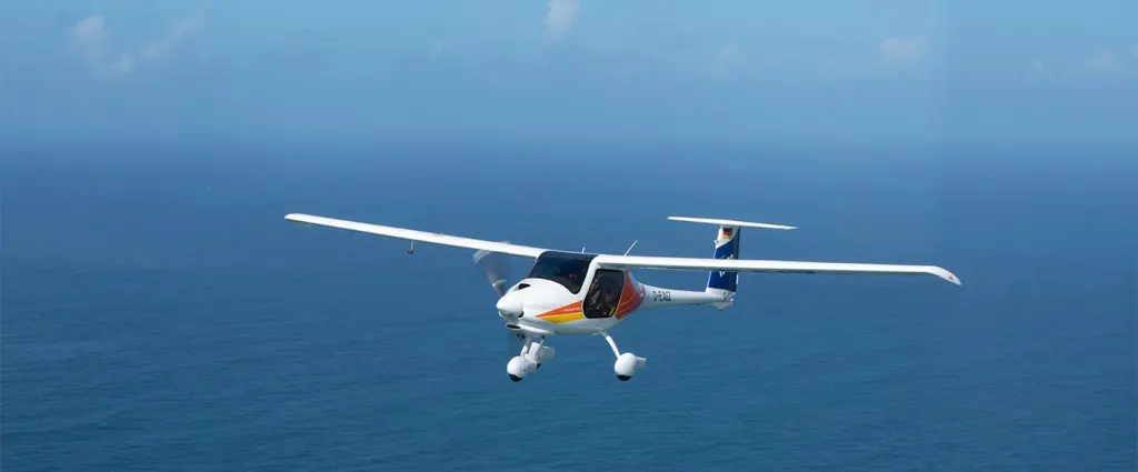 Aeronaves Pipistrel em Portugal 3 aircraft over the ocean