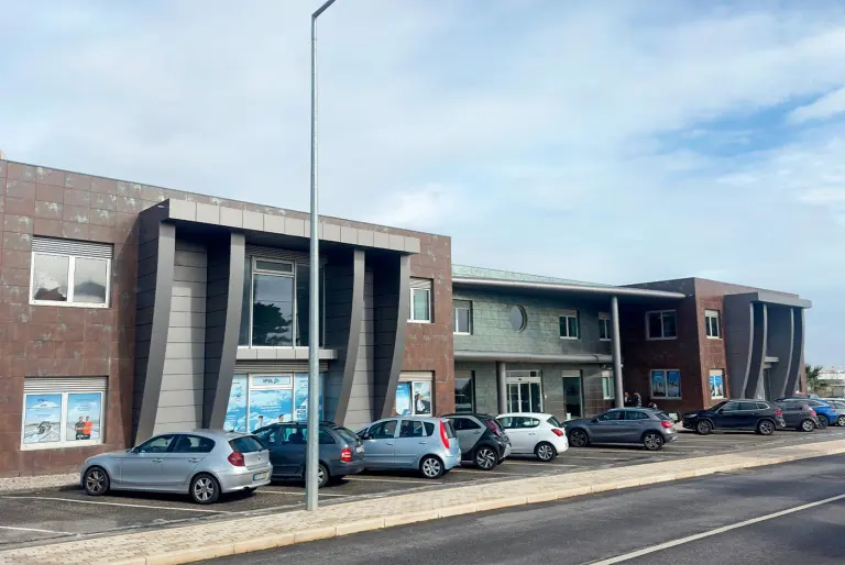 Contacts 1 Portugal schools for pilot training